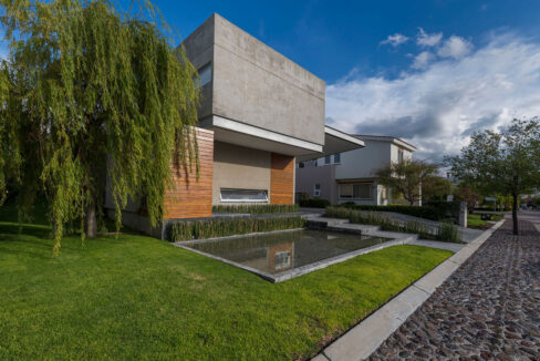 Casa Moderna en Venta en Campanario Querétaro-1